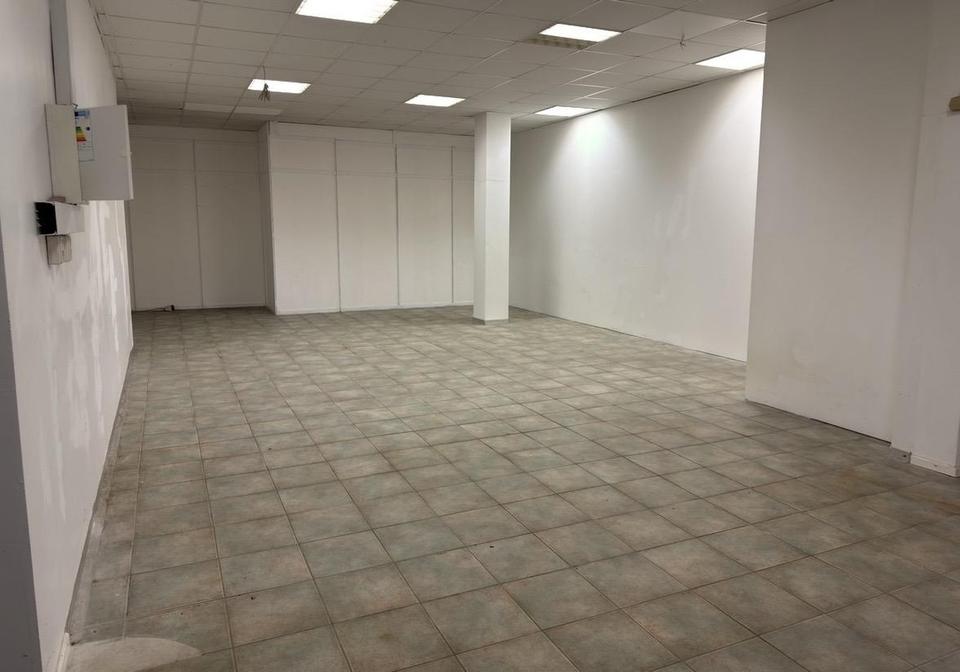 Lager mit Büro und Stellplätzen – Bild 8