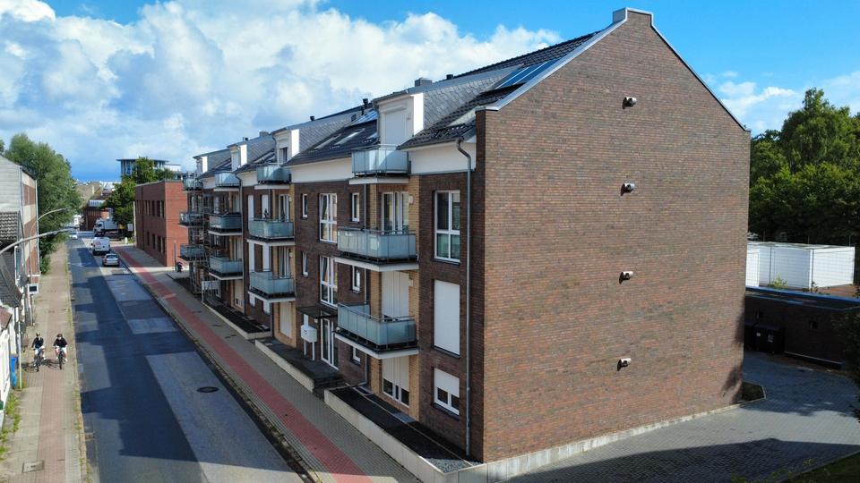 Moderne 2-Zimmer-Neubauwohnung mit Balkon & Tiefgarage in zentraler Lage von Pinneberg – Bild 2