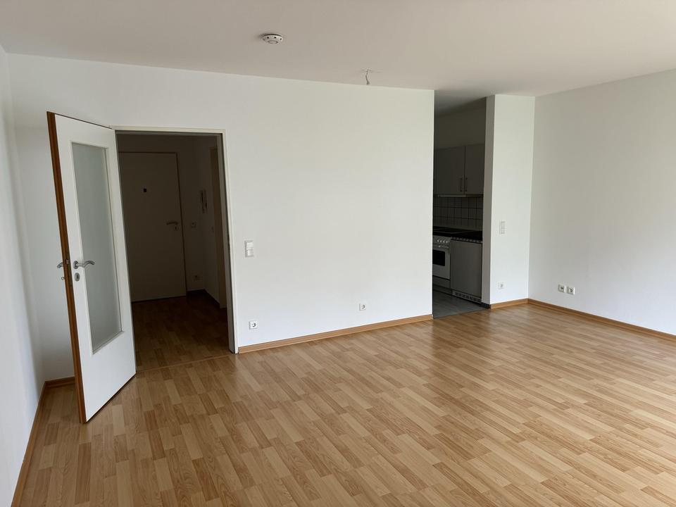 1-Zimmer-Apartment mit Grünanlage und Garage – Bild 3
