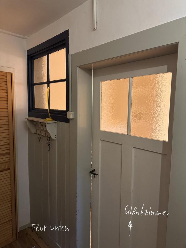 Haus mit zwei Wohneinheiten und einem separaten großen Garten – Bild 15