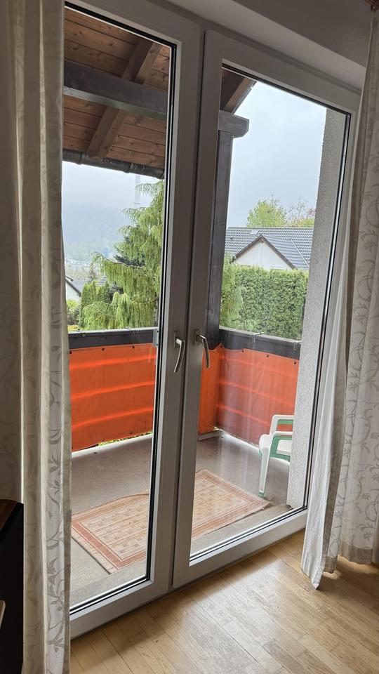 Charmantes Reihenhaus mit Garten in 08280 Aue + Garagen – Bild 13