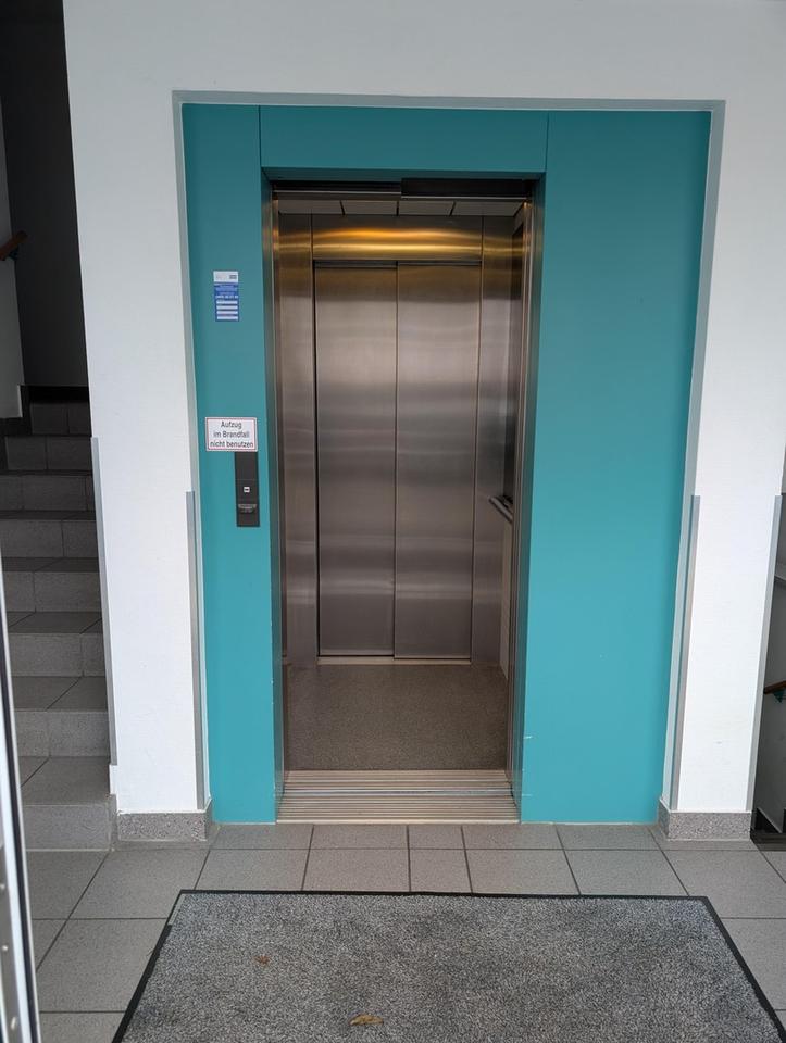 Lichtdurchflutete Wohnung mit großer Dachterrasse in zentrumsnaher Lage von Privat – Bild 24