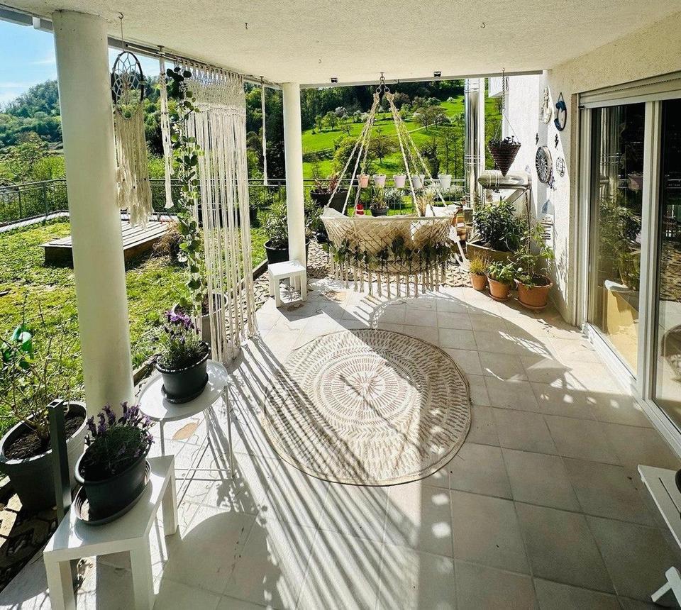 Großzügige 4-Zimmer-Wohnung mit Südterrasse & Kamin – ruhige Lage nahe Basel