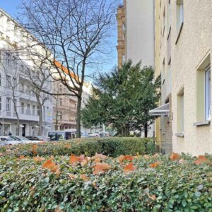 Provisionsfrei: Lichtdurchflutete, kernsanierte Wohnung in Top-Citylage mit Südbalkon