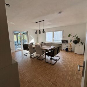 Naturnahe, charmante Wohnung 4 ZKB mit Wintergarten und Ausblick ins Grüne