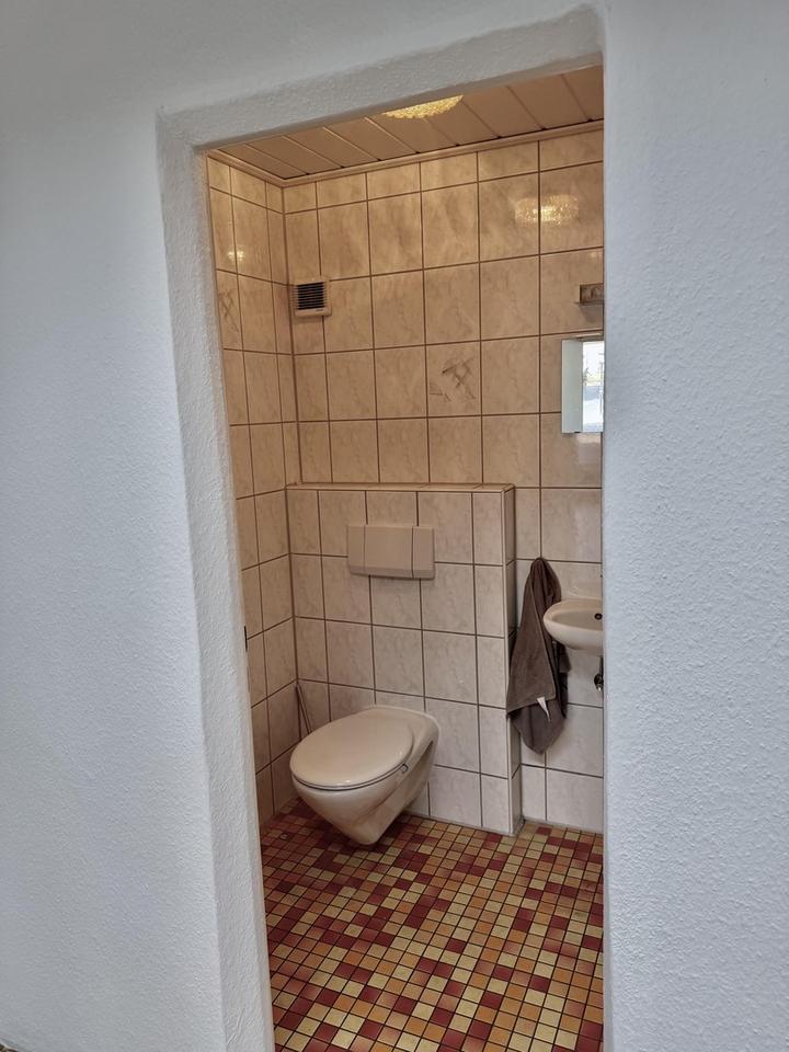 Attraktive Gewerbefläche in Bayreuth – große helle Fensterfront & separater Lagerraum – Bild 5