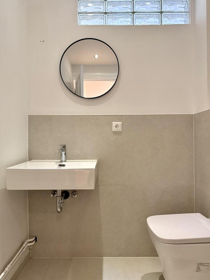 Bezugsfreie Altbauwohnung in toller Lage – Bild 5