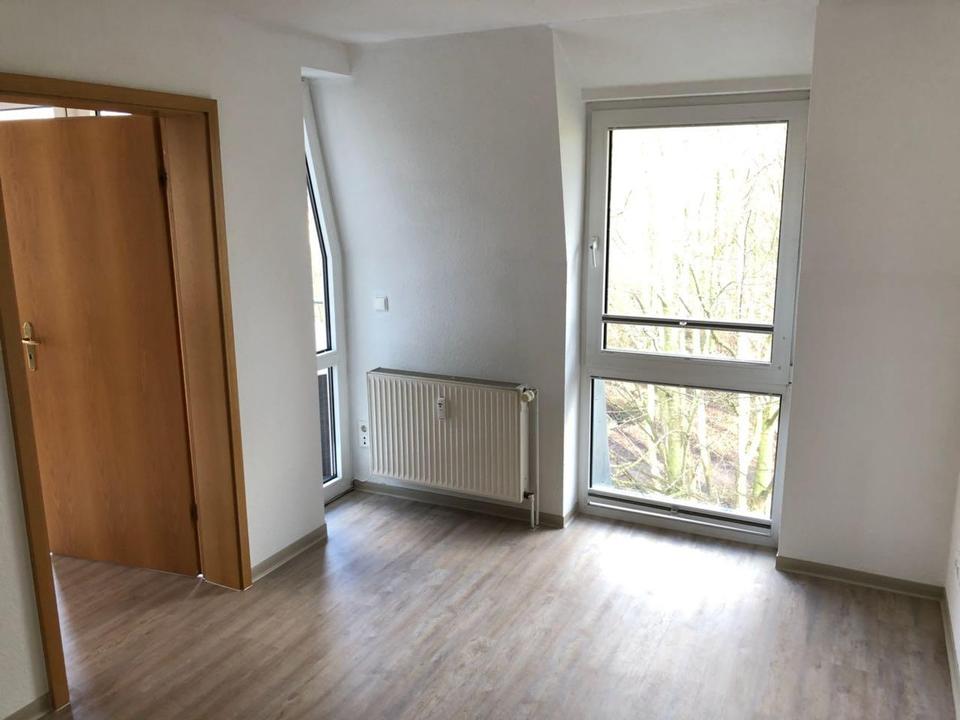 Top geschnittene Dachgeschosswohnung mit Balkon und Stellplatz direkt am Oldenburger Stadtpark – Bild 7