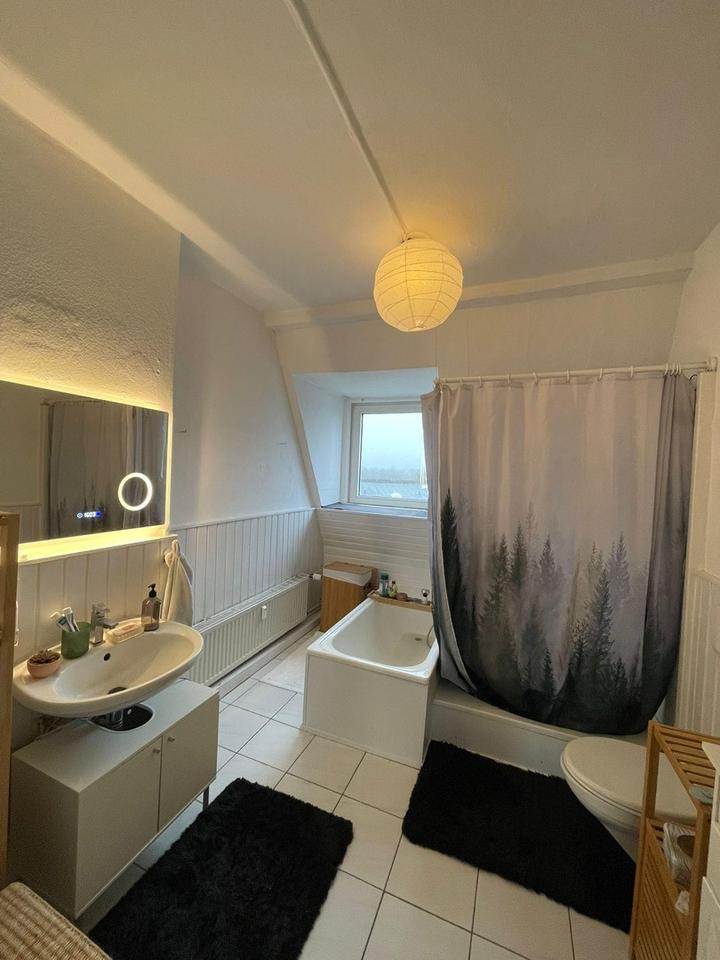 Helle Dachgeschoss Wohnung in der Holtenauer Straße - befristet auf 1 Jahr – Bild 9