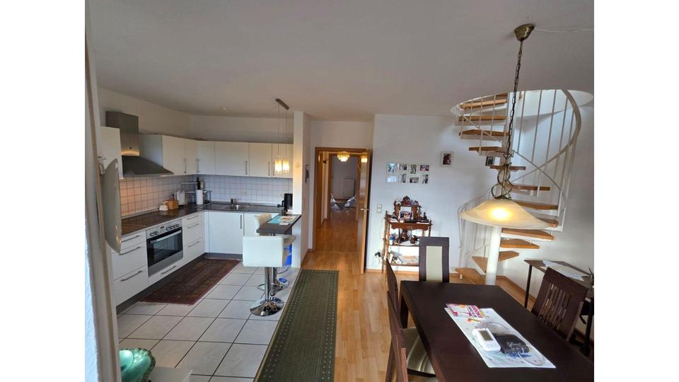 Weintor-Unicorn: 102m² Panorama | Haus-Charakter | 2 Bäder + Balkone | 66cm Wand | Garage – Bild 9