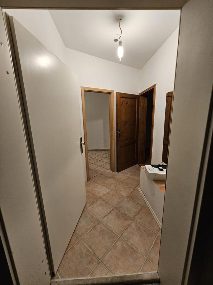 Lichtdurchflutetes 1-Zimmer-Apartment mit Loggia in Solingen-Ohligs – Bild 2