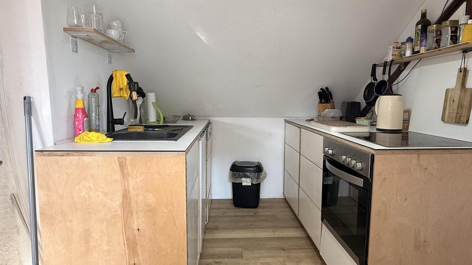 Vermietete DG-Wohnung mit 7,2 % Rendite — renoviert (inkl. Elektrik), Energieklasse B, prov.frei – Bild 9