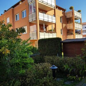 Leben...Wohnen...Genießen. Ruhig, grün und zentral -  Exklusive Gartenwohnung, die begeistert