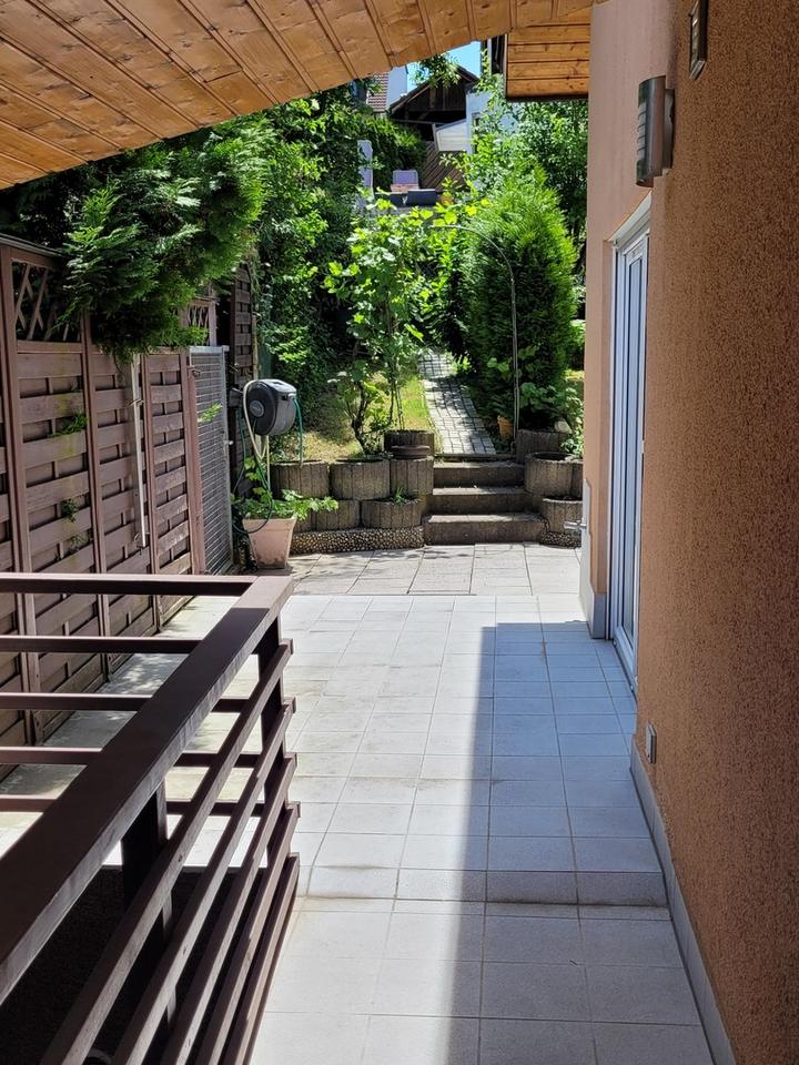 Großzügiges Energiesparsames Zweifamilienhaus – Bild 5