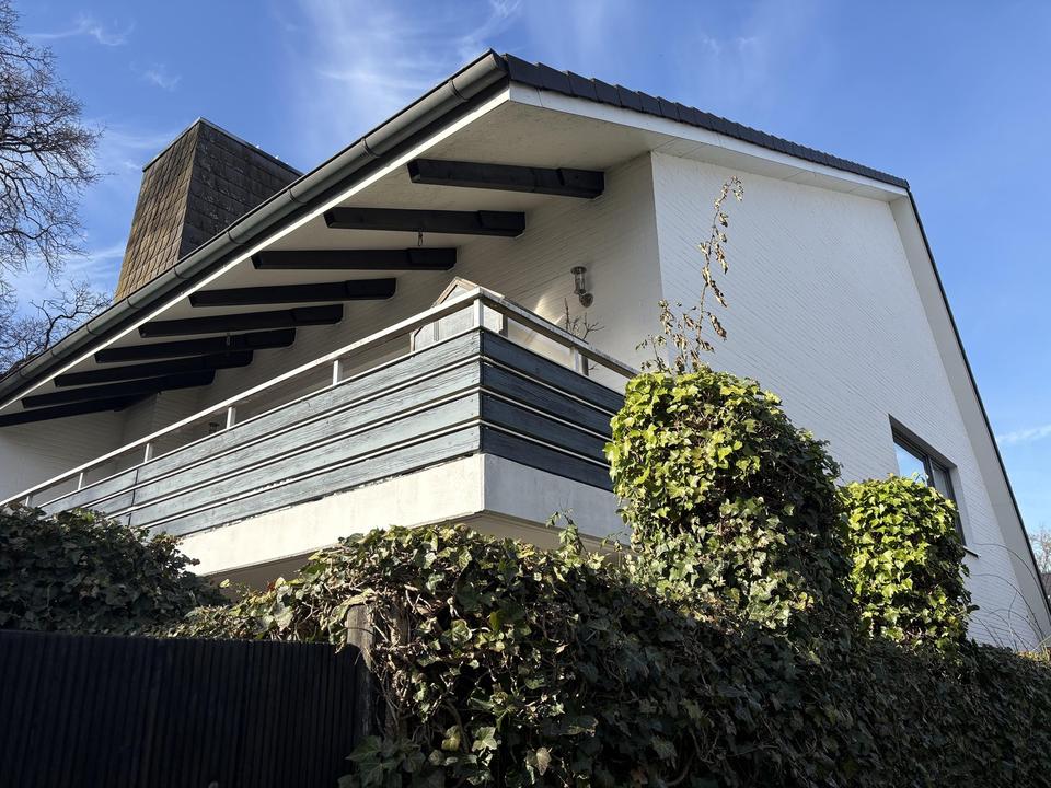 Großzügige Doppelhaushälfte in bester und sehr ruhiger Lage von Hamburg-Volksdorf – Bild 3