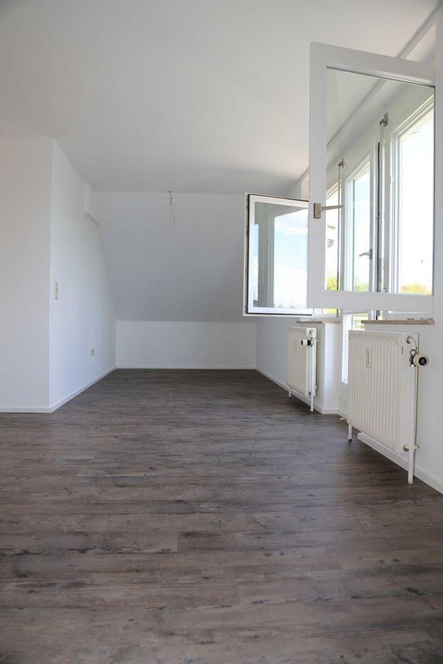 Toll geschnittene helle Dachgeschosswohnung in Oberstenfeld provisionsfrei! – Bild 3