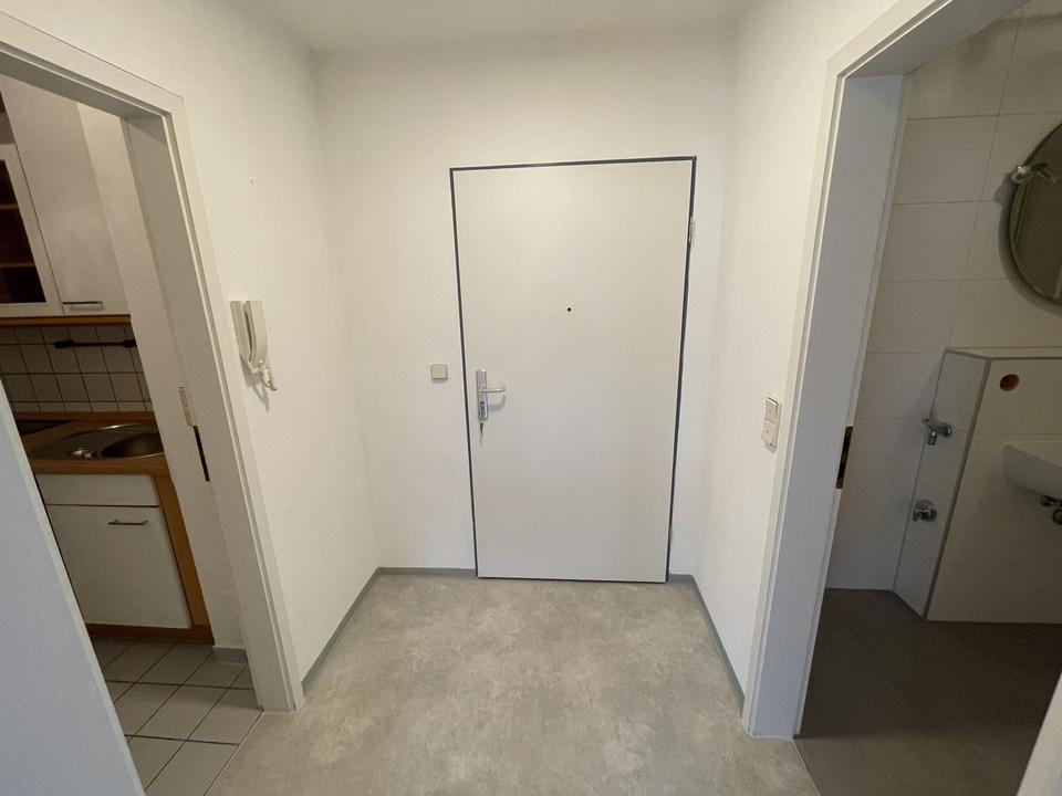 Helle Zwei-Zimmer-Wohnung mit Sonnenbalkon zu verkaufen – Bild 10