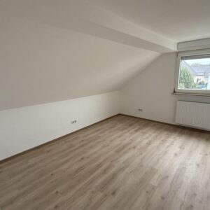 Helle 2,5-Zimmer Dachgeschosswohnung in Mühlheim am Main
