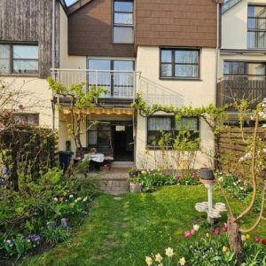 Provisionsfrei | Familien-Reihenhaus ca. 140m² – Garten, Balkon & Hobbyraum