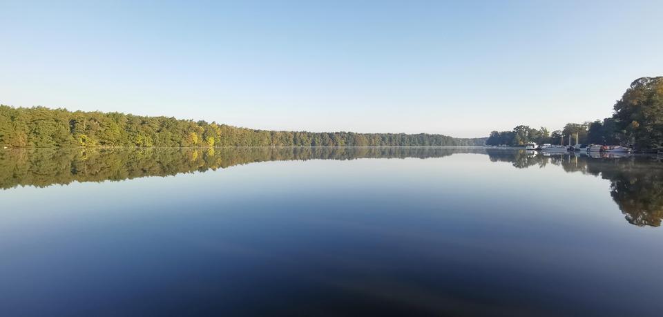 gepflegte Villa mit eig. Seezugang, Steg, Gästehaus, Sauna, Designmobiliar nahe Berlin – Bild 23