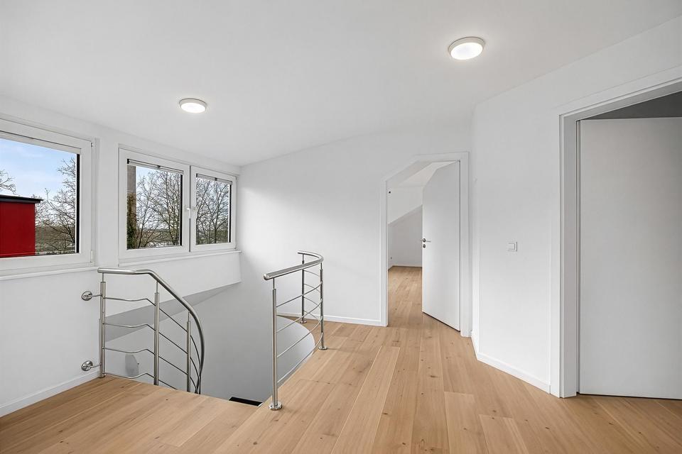 Großzügiges Einfamilienhaus mit 385 m² Wohnfläche und großem Grundstück in Halver – Bild 12