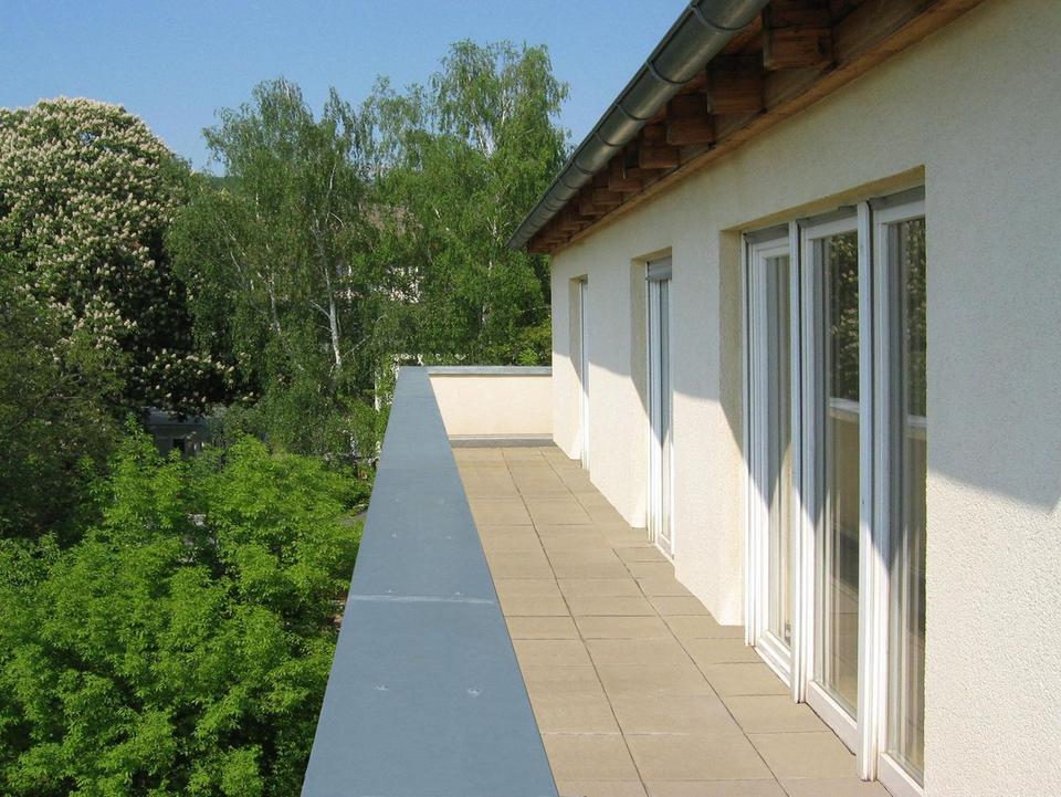 3 Zi Penthouse in bester Lage, sonnig, ruhig, 30qm umlaufende Dachterrasse, 2 Parkplätze