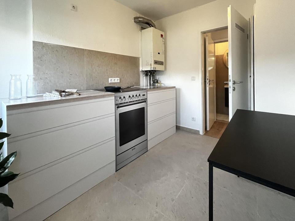 Modern wohnen in Top-Lage: Hochwertig renovierte 2,5-Zimmer-Wohnung – Bild 9