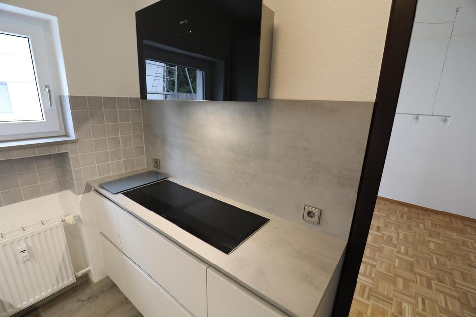 3 Zimmer Wohnung am Waldrand Balkon Stellplatz Einbauküche – Bild 9