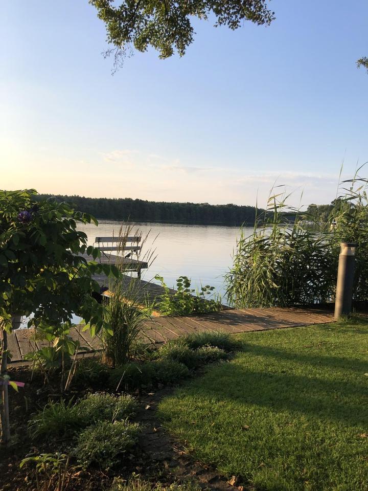 gepflegte Villa mit eig. Seezugang, Steg, Gästehaus, Sauna, Designmobiliar nahe Berlin – Bild 26