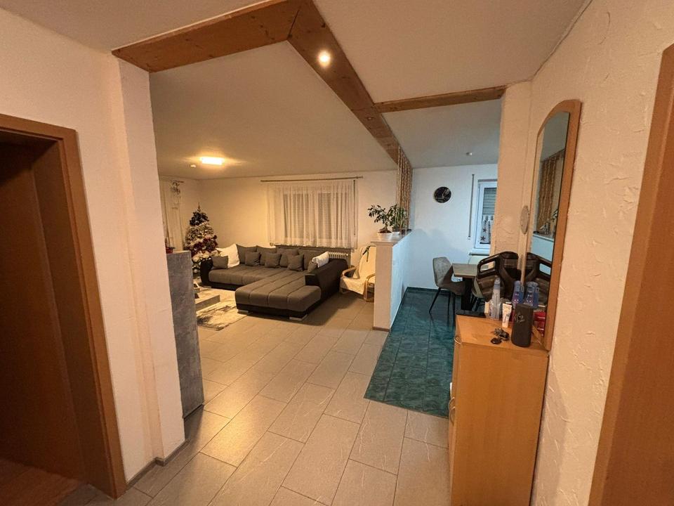 Gepflegte 4-Zimmer-Wohnung inkl. Terrasse und Balkon – Bild 5