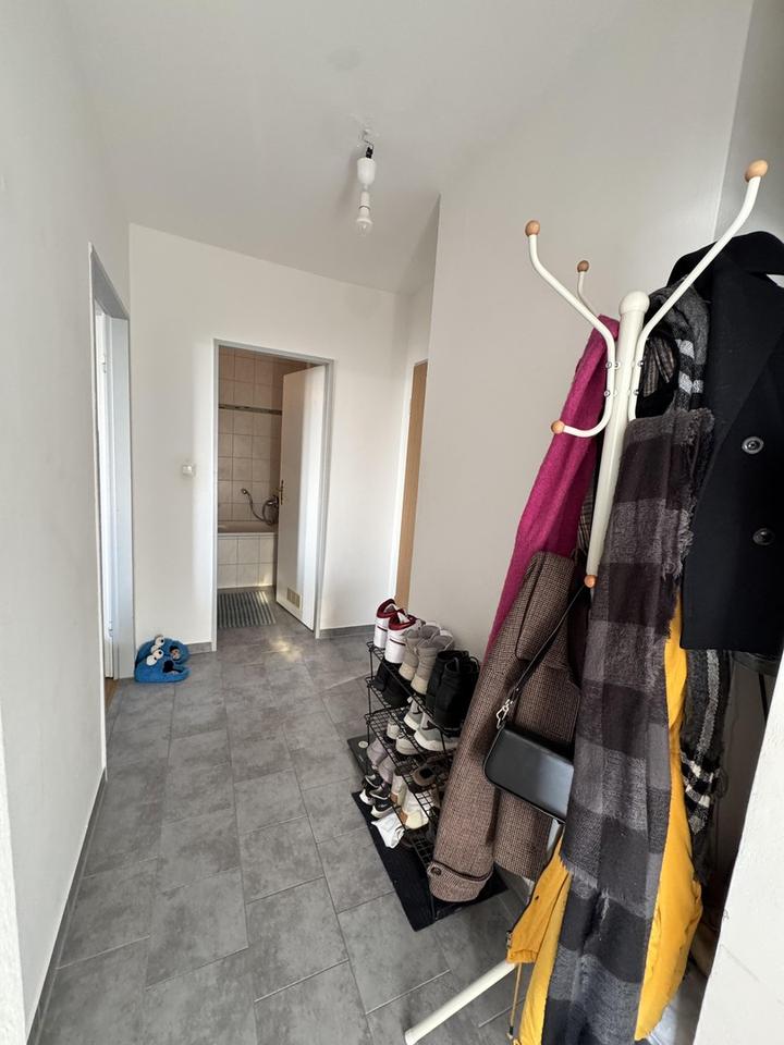 Helle, modern möblierte 2 Zimmer Wohnung / fully equiped 2 room apartment – Bild 7