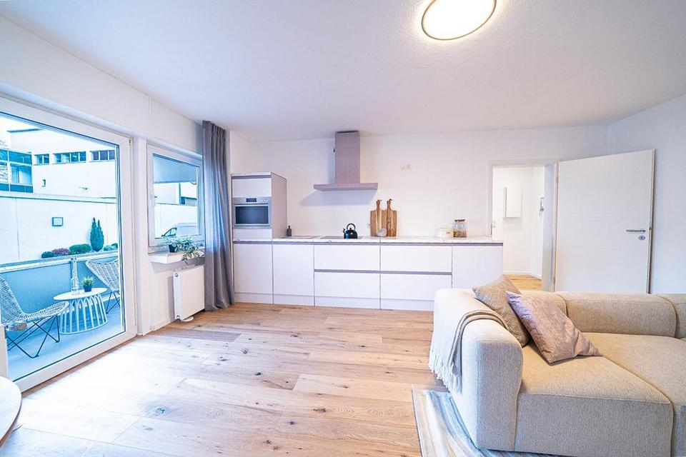 Altstadt-Süd in Köln: Frisch sanierte Wohnung im Erstbezug inklusive eigenem Stellplatz – Bild 5