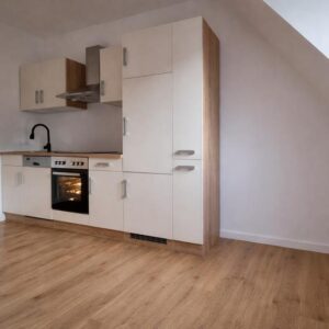 Großzügige 115 m² Wohnkomfort – 4 Zimmer, Küche inklusive, Stellplatz