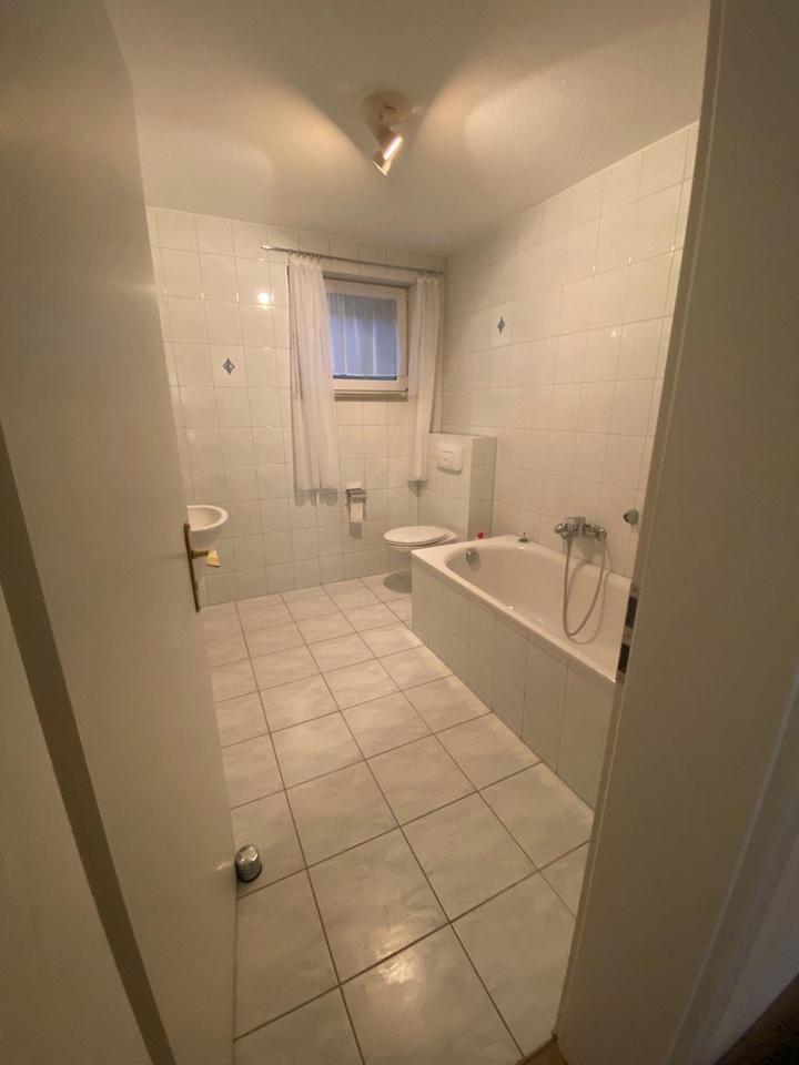 Charmantes Reihenhaus mit Garten in 08280 Aue + Garagen – Bild 18