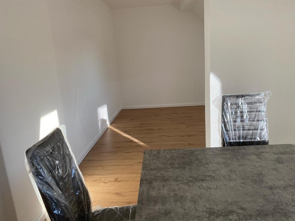 Renovierte Dachgeschosswohnung in ruhiger Lage – Bild 14