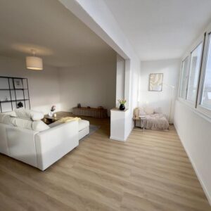 Provisionsfrei Renoviertes 3-Zimmer-Wohung in Stadtteil Elsen