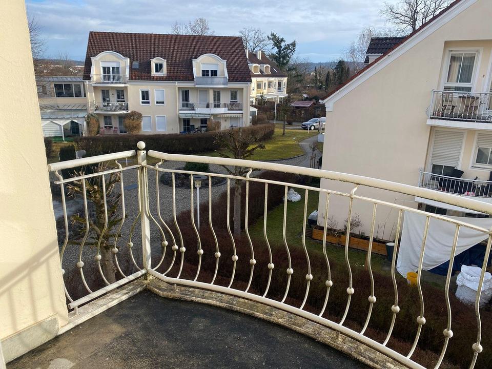 Charmante 1-Zimmer-Dachgeschosswohnung mit Balkon & Tiefgarage – Bild 6