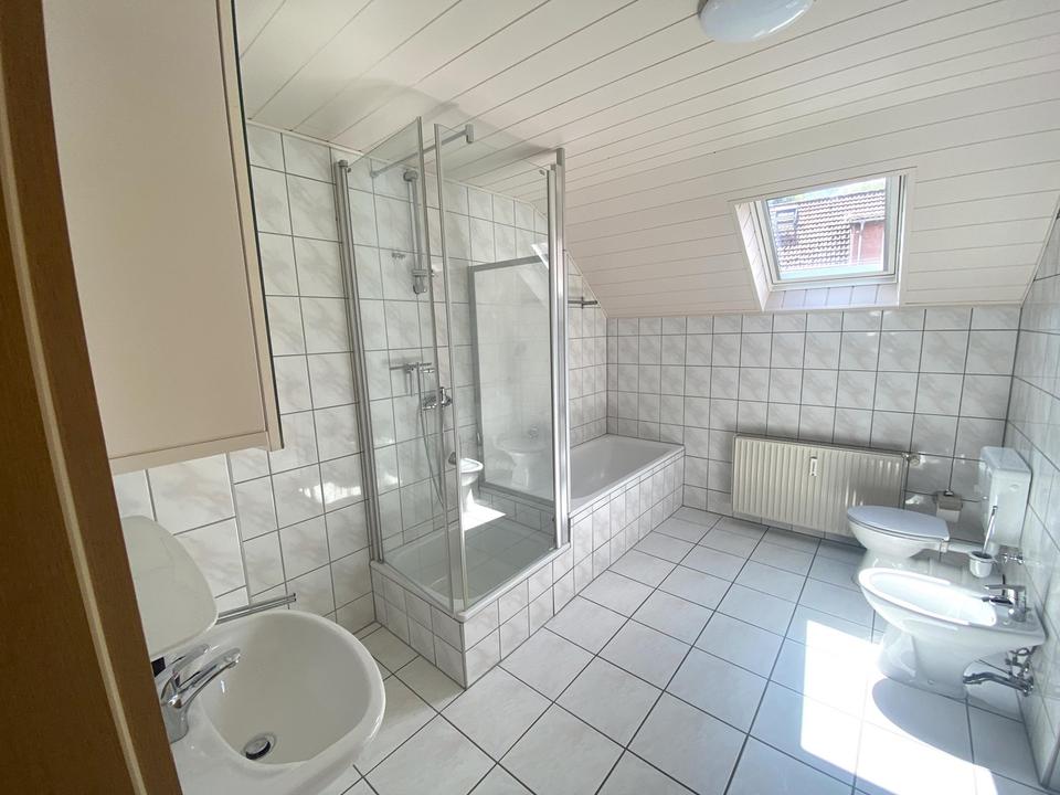 DHH ca. 170 qm Wohnfläche Balkon Carport Stellfläche Garten – Bild 14