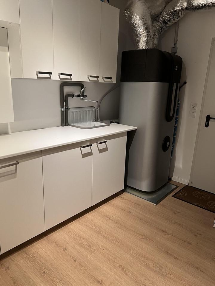 Neuwertiges Einfamilienhaus mit schönem Garten in privater Anliegerstraße – Bild 13