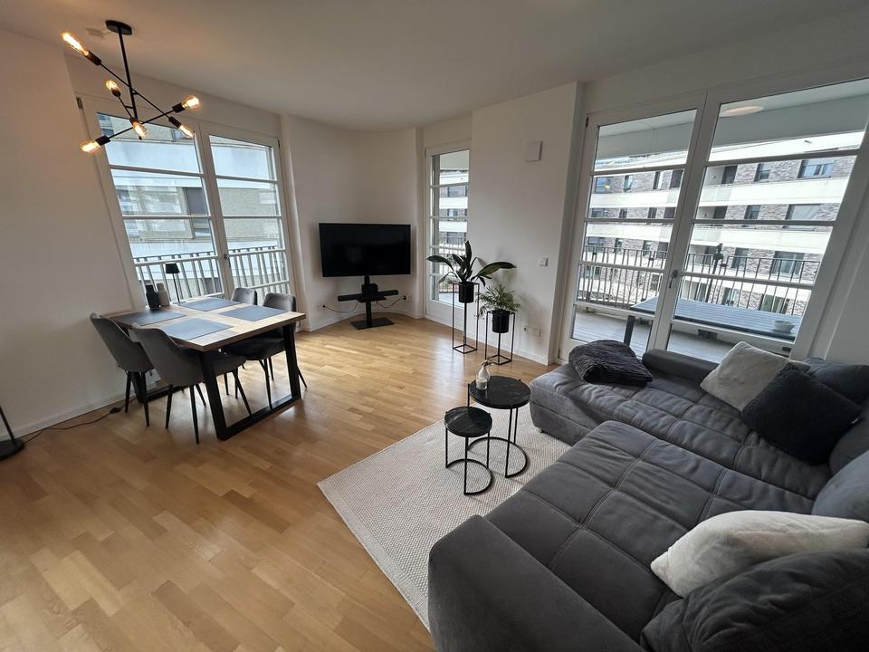Traumhafte 3-Zi-Wohnung mit 2 Bädern, EBK und Süd-West-Balkon