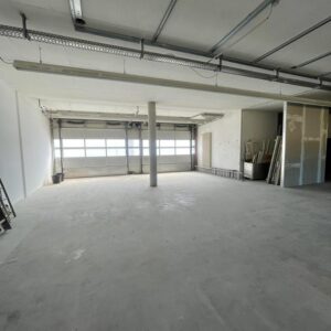260m² Lager Halle m.Laderampe+Büro+WC , 2x Sektionaltor 3,74m hoch Lagerhalle Produktion