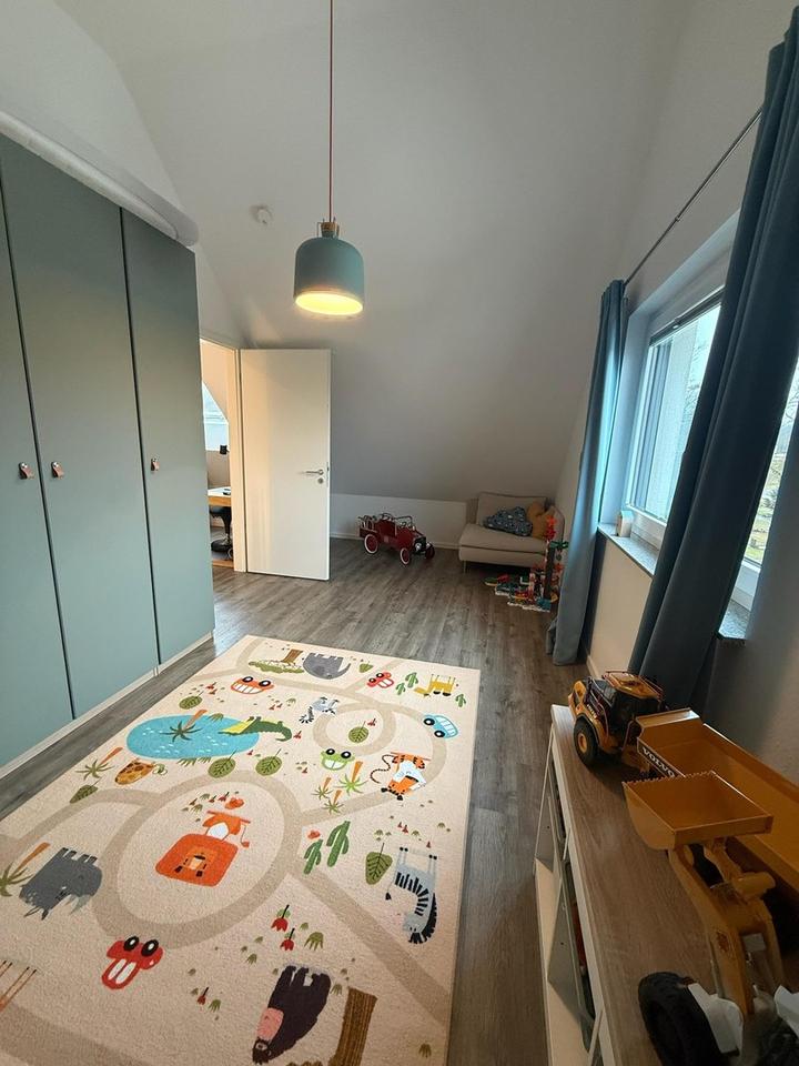 Moderne 4-Zimmer-Maisonettewohnung mit Südbalkon – Bild 13