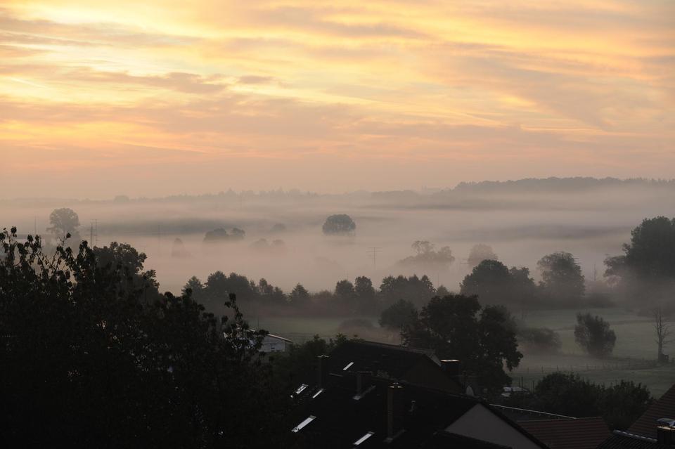 Großzügiges Ein- bis Zweifamilienhaus mt 8.197 qm Grund, PV-Anlage, Wald und Panoramablick – Bild 35