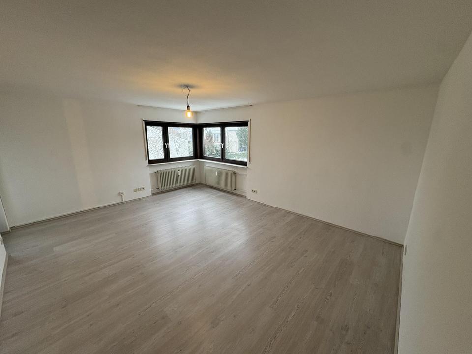Blick & Lage!! helle - unvermietete 3,5 Zimmerwohnung ca. 88 qm mit Südbalkon – Bild 7