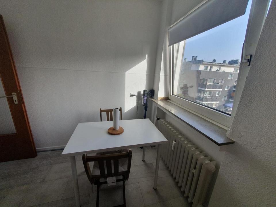 Helle und gepflegte 1-Zimmer-Wohnung mit Einbauküche – Bild 4