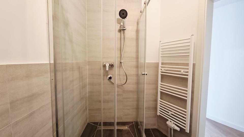 Kernsanierte 4-Zimmer-Wohnung mit großem Garten – ideal für Familien – Bild 7