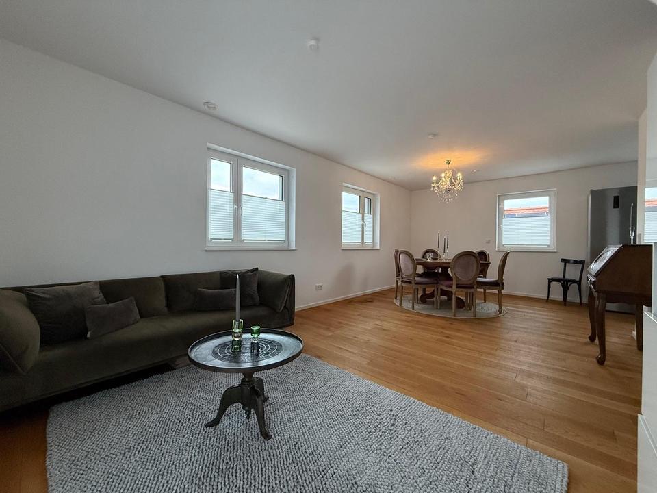 Moderne 2,5-Zimmer-Maisonette mit Balkon, Lift & Stellplatz – ruhige Lage nahe Schloss Alsbach – Bild 4