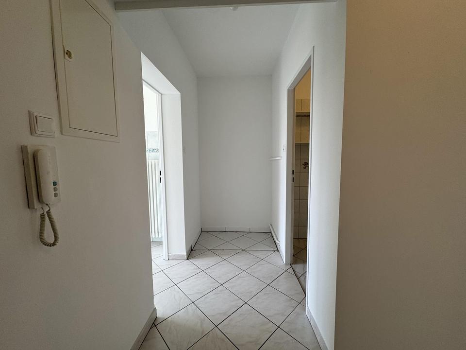 Charmante, großzügige 2-Zimmer-Wohnung mit Balkon in bester Lage auf der Berger Straße. – Bild 6