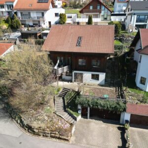 Freistehendes Einfamilienhaus mit 8,5-Zimmer in Lauterstein - Nenningen