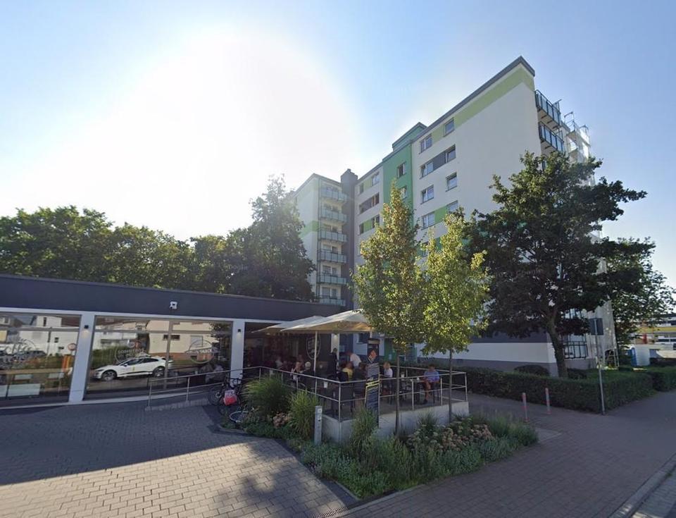 Gemütliche 2-Zimmer-Wohnung mit Balkon und Blick auf die Frankfurter Skyline – Bild 4